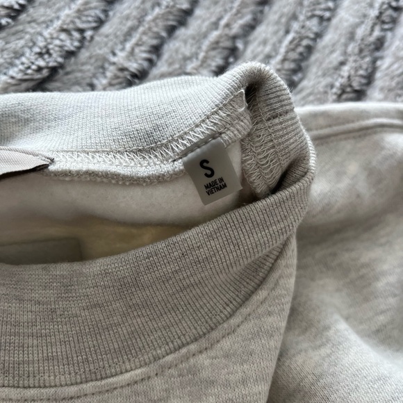 (SOLD) Essentials Fear of God Relaxed Crewneck - Picture 7 of 15